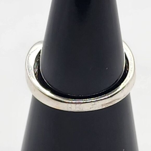 Ross-Simons Sterling Silver & Garnet Ring (5) - Picture 5 of 7